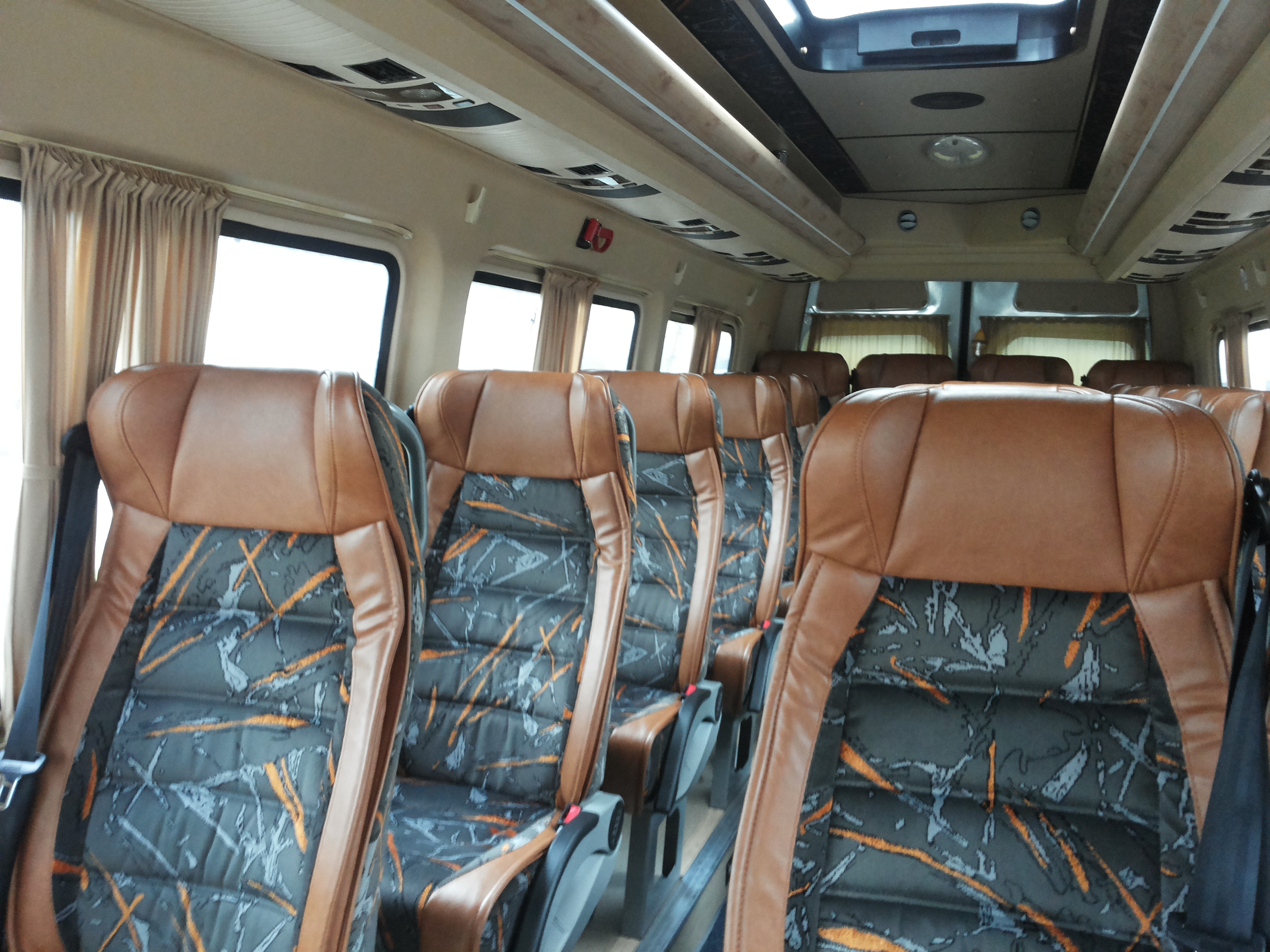 minibus with driver : iveco 19 seater